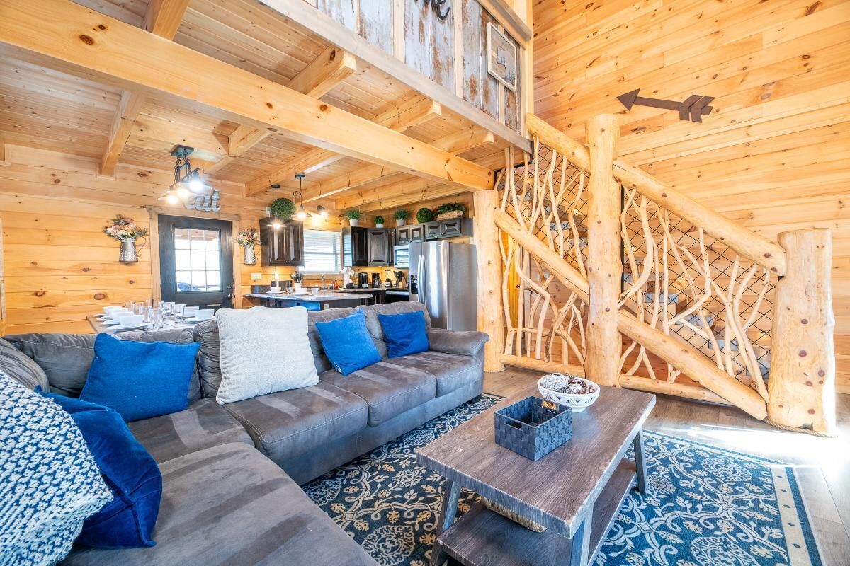 Casa, varias camas (Cabin In The Mountains) | Área de sala de estar