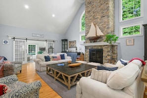 Smart TV - Cape Cod luxury with private pool (Yarmouth Port)