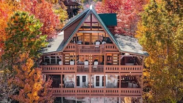House, Multiple Beds (Lamp Post Lodge) | Exterior