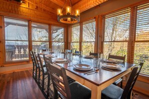 House, Multiple Beds (Lamp Post Lodge) | Dining - Lamp Post Lodge (Sevierville)