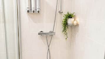 Douche, serviettes fournies