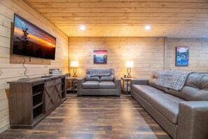 House, Multiple Beds (Fox Haven) | Living area - Fox Haven (Pigeon Forge)