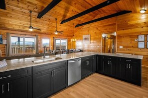 Ferienhaus, Mehrere Betten (Swimming in the Smokies) | Innenbereich