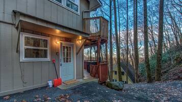 House, Multiple Beds (Golden Pines Retreat) | Exterior