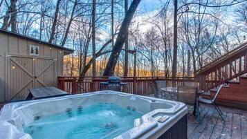 House, Multiple Beds (Golden Pines Retreat) | Terrace/patio