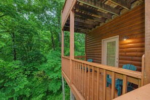 House, Multiple Beds (Grizzly Grotto) | Terrace/patio - Grizzly Grotto (Sevierville)