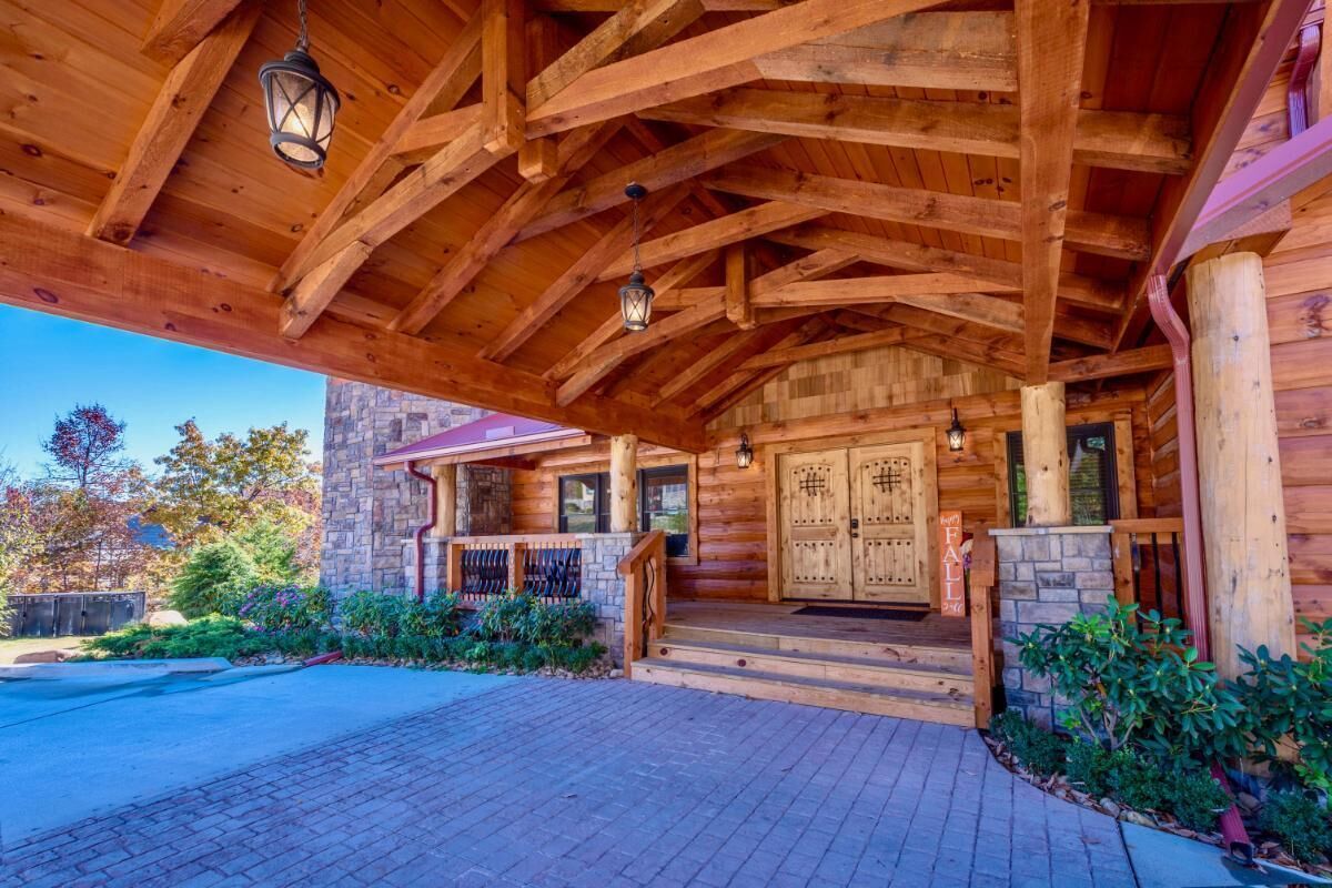 House, Multiple Beds (Summit Castle) | Exterior detail