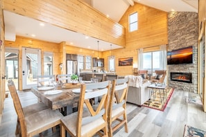 House, Multiple Beds (Butterfly Lookout) | Dining - Butterfly Lookout (Sevierville)