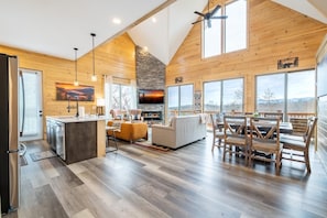 House, Multiple Beds (Butterfly Lookout) | Living area - Butterfly Lookout (Sevierville)