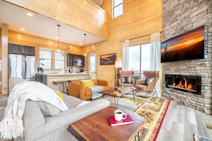 House, Multiple Beds (Butterfly Lookout) | Living area - Butterfly Lookout (Sevierville)