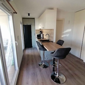 Kühlschrank, Ofen, Herdplatte