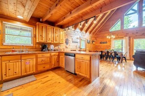 House, Multiple Beds (Owl Be Back) | Private kitchen - Owl Be Back (Pigeon Forge)