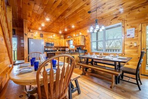 House, Multiple Beds (Elk Lodge) | Dining - Elk Lodge (Sevierville)