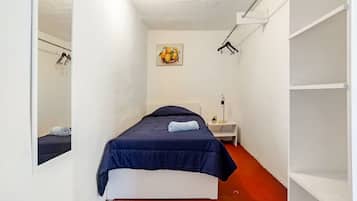 Apartment, 2 Bedrooms, Air conditioning | Desk, laptop workspace, free WiFi