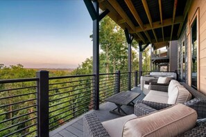 Hus - flera sängar (Spa Mountain Retreat) | Terrass/Patio
