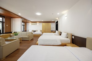 Family Room, City View | Free WiFi - Kinh Do Hotel (Thuan Hoa)