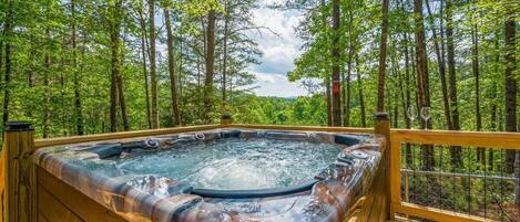Nhà, nhiều giường (Call of the Wild) | Bồn tắm spa ngoài trời