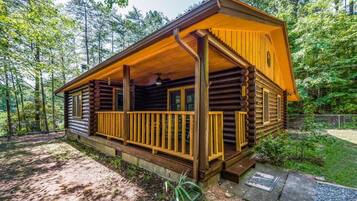 House, Multiple Beds (Call of the Wild) | Exterior