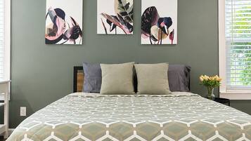 WiFi, bed sheets