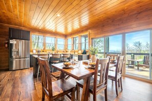 House, Multiple Beds (Sunset Above the Smokies) | Dining - Sunset Above the Smokies (Gatlinburg)