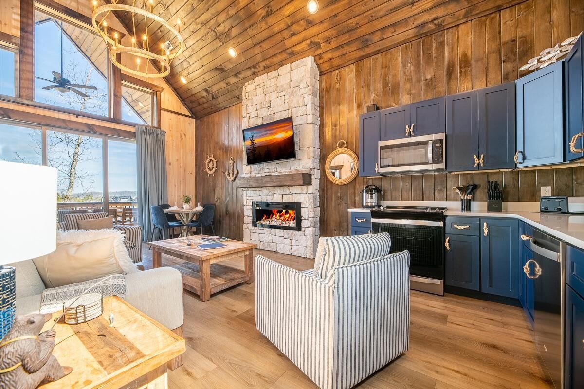 Casa, varias camas (Bearfoot Cove) | Área de sala de estar