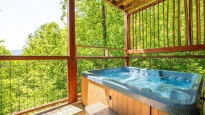 獨棟房屋, 多張床 (Paradise Found) | 室外 Spa 池