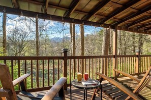 House, 1 Queen Bed (Hidden Retreat) | Property grounds - Hidden Retreat (Gatlinburg)