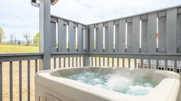 House, Multiple Beds (All We Need) | Outdoor spa tub