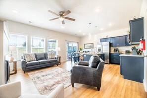 House, Multiple Beds (All We Need) | Living area - All We Need (Sevierville)