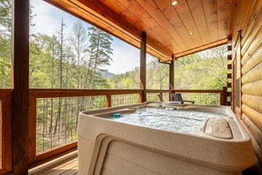 House, Multiple Beds (Hawks Nest) | Outdoor spa tub - Hawks Nest (Sevierville)