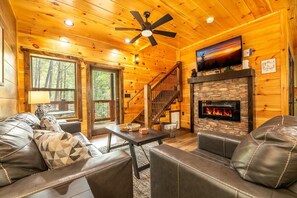 House, Multiple Beds (Hawks Nest) | Living area - Hawks Nest (Sevierville)