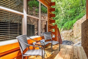 Ferienhaus, Mehrere Betten (Z - Smoky Serenity Retreat) | Terrasse/Patio