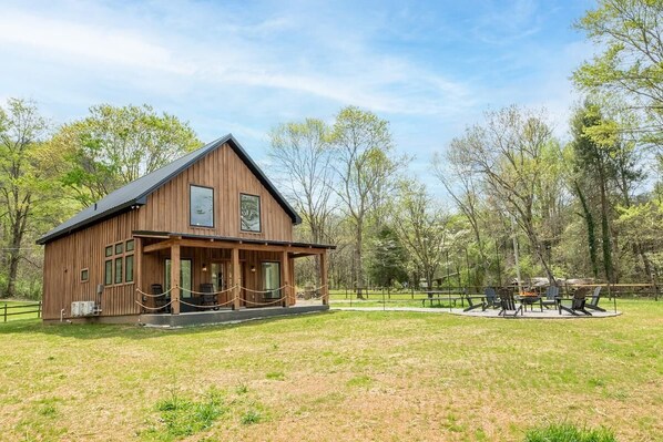 บ้านพัก, หลายเตียง (Tennessee Glow) | บริเวณภายนอก