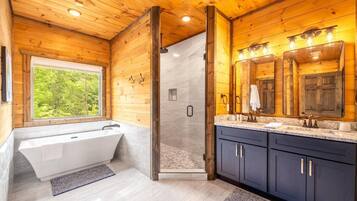 Chalet rustique, Plusieurs lits (Redtail Horizon) | Salle de bain