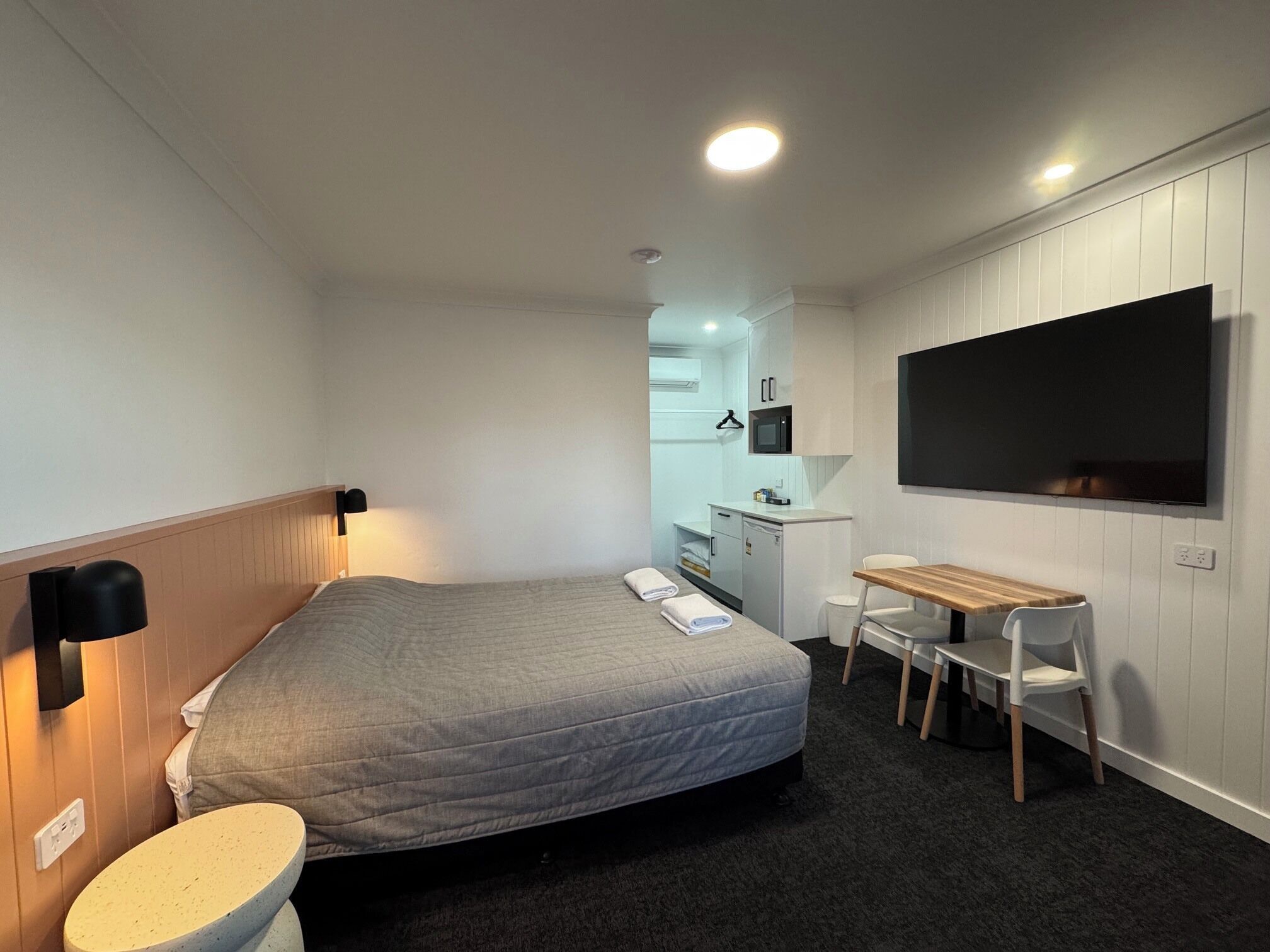 Superior Room, Courtyard View | Desk, laptop workspace, free WiFi