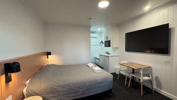 Superior Room, Courtyard View | Desk, laptop workspace, free WiFi