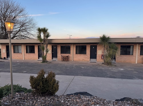 Southern Skies Motel