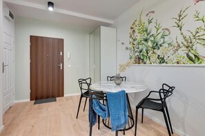 Dining - Gdańsk Wrzeszcz Apartment No 2 (Gdańsk)