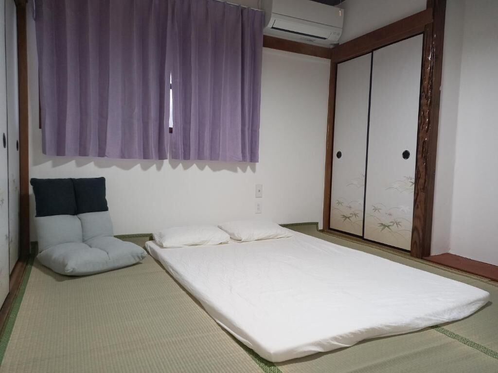 Blackout curtains, soundproofing, free WiFi