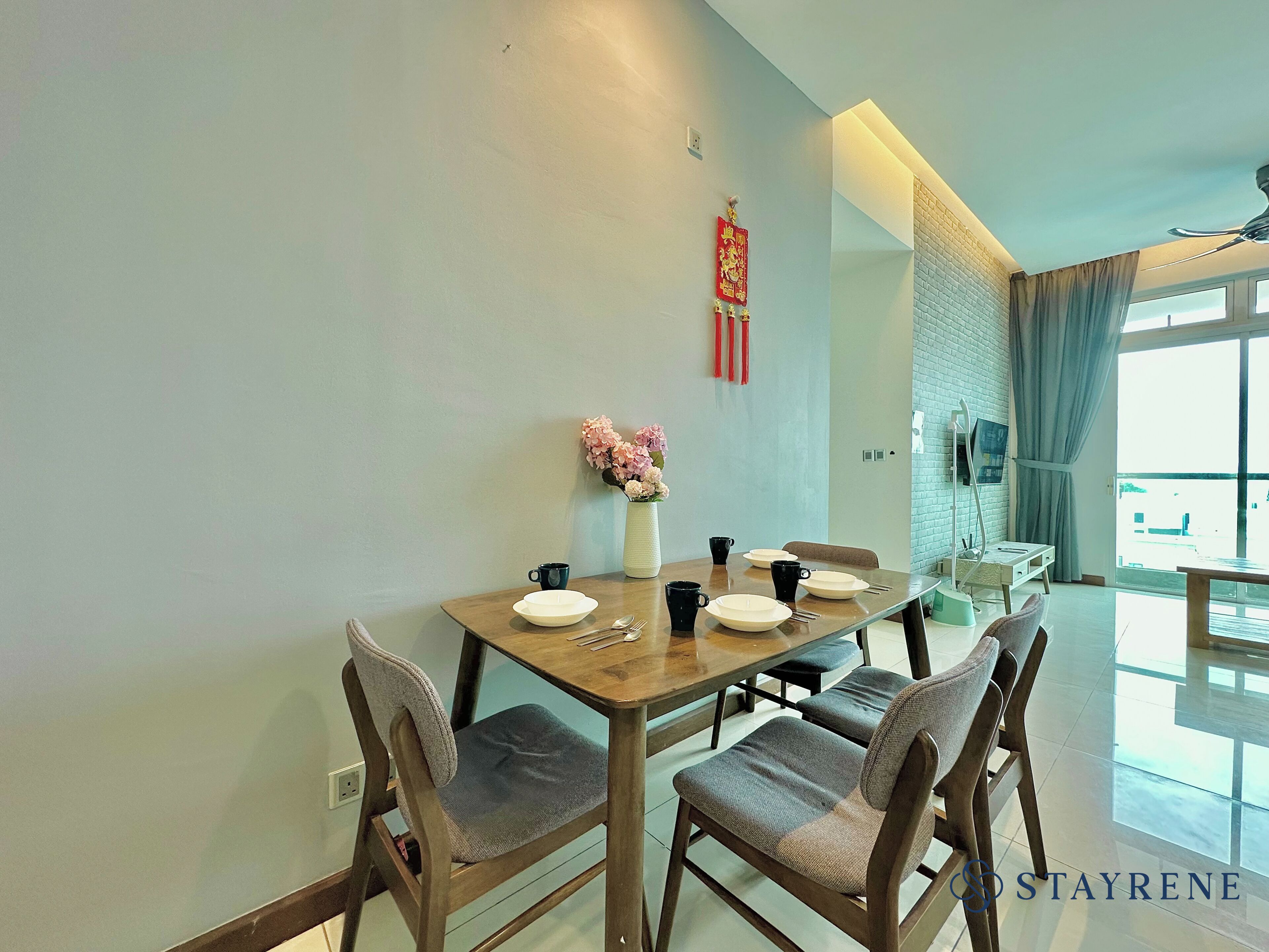 Classic Apartment, City View | Dining