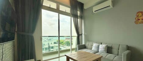 Classic Apartment, City View | Living area