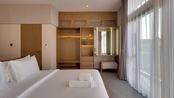 In-room safe, desk, laptop workspace, cots/infant beds