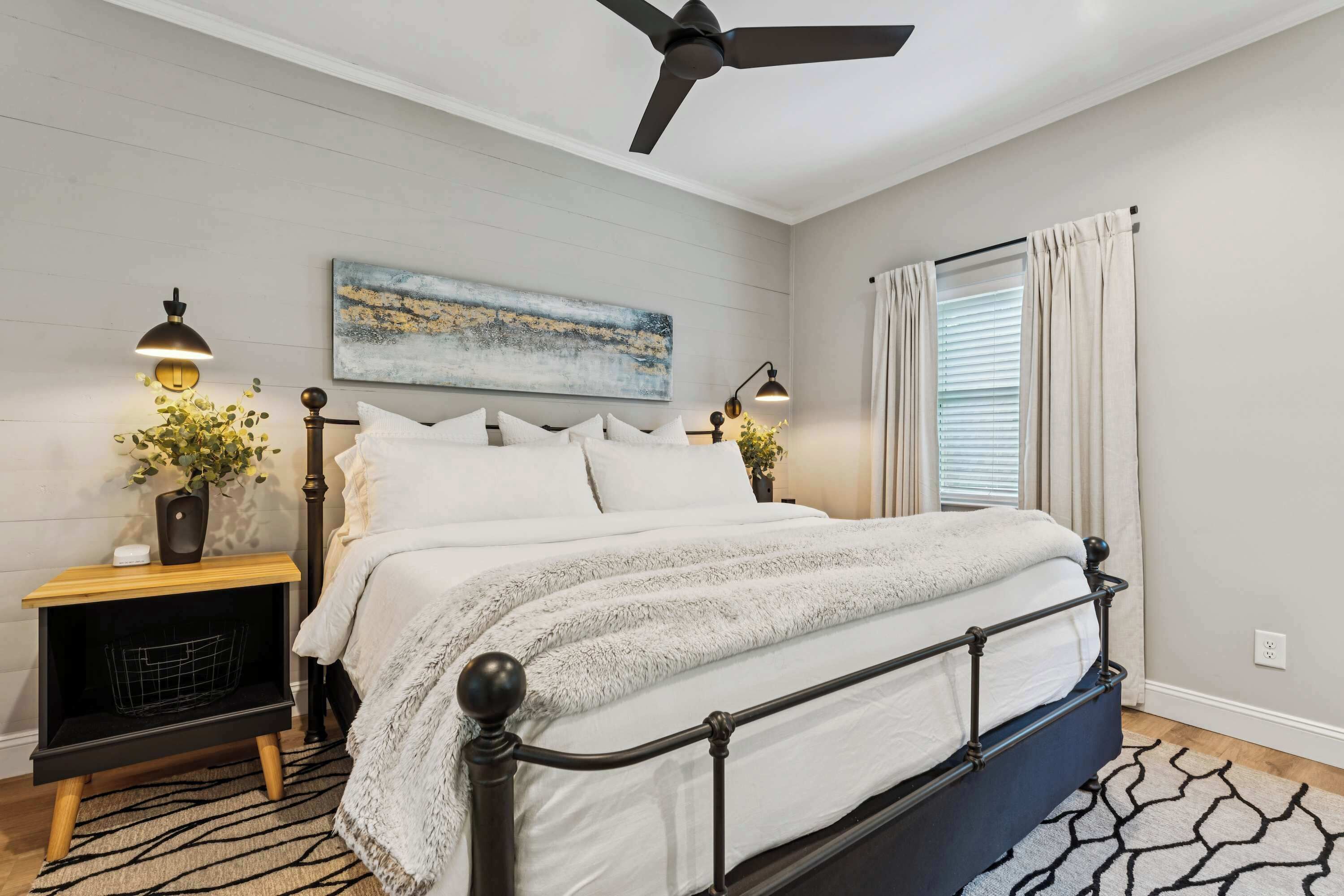 Iron/ironing board, WiFi, bed sheets