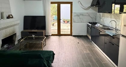Family house with Garden & Free Parking