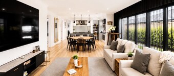 Spacious 4-Bedroom Family Home in Manor Lakes