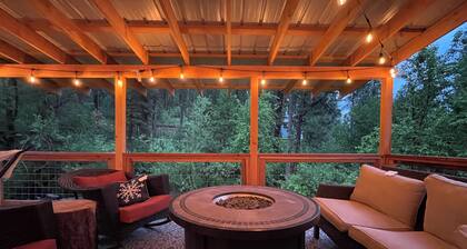 Cozy Creek Hideaway! 4BR Home w/ large Covered Deck overlooking Geothermal Creek