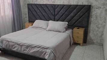 2 habitaciones, tabla de planchar con plancha, wifi y ropa de cama