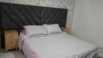2 bedrooms, iron/ironing board, WiFi, bed sheets