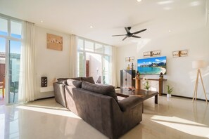 Living area - Oxygen 1C Tropical Pool Villa (Muang Phuket)