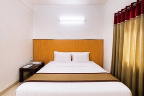 Desk, laptop workspace, free WiFi - Luxe By Lotels (Chennai)